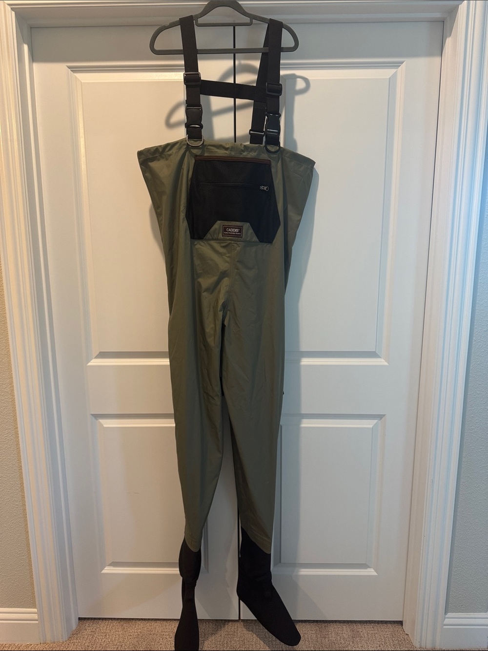 Caddis Men's Olive Chest Waders with Black Bib Pocket - Picture 2 of 10